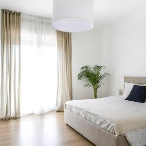 Tommy's Flat , Mestre Italy